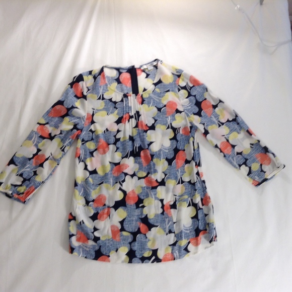 Boden Tops - Boden Floral Back Zip Top Sz6